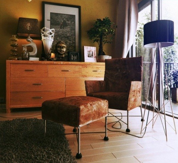 Idei de decor asiatic-lampa de podea mov Scaun din piele și dulap asiatic