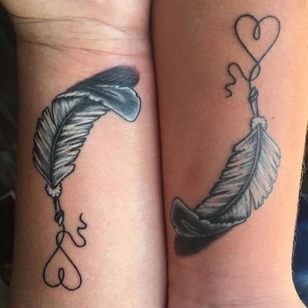 Tatuagens de mãe e filha
