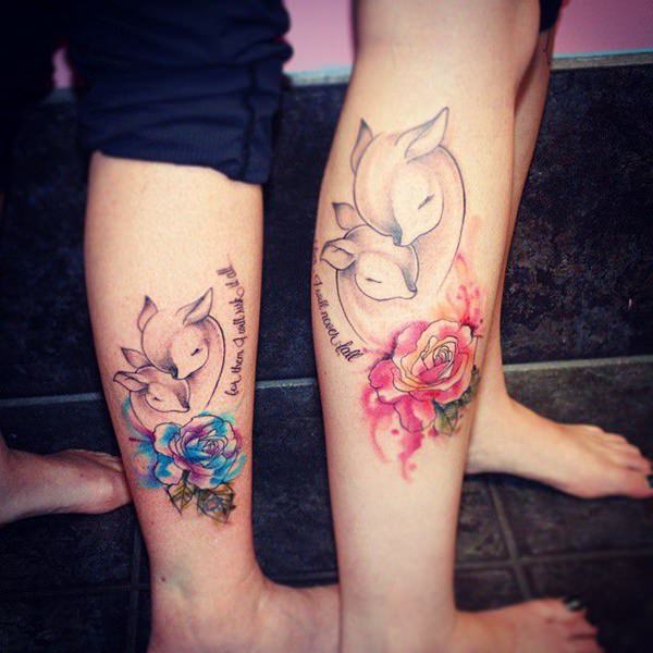Tatuagens de mãe e filha