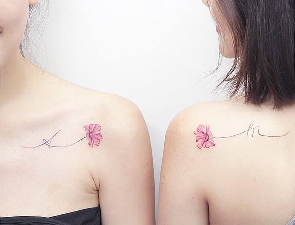 Tatuagens de mãe e filha