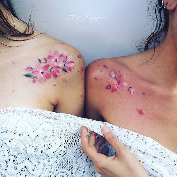 Tatuagens de mãe e filha