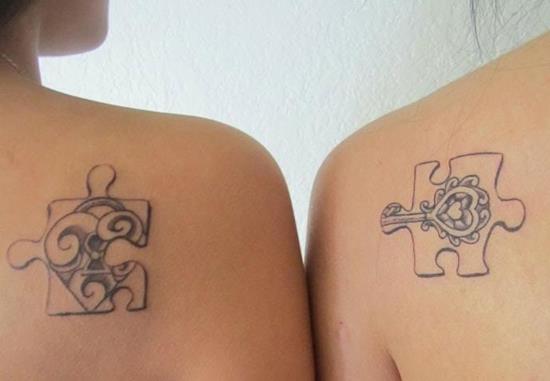 Tatuagens de mãe e filha