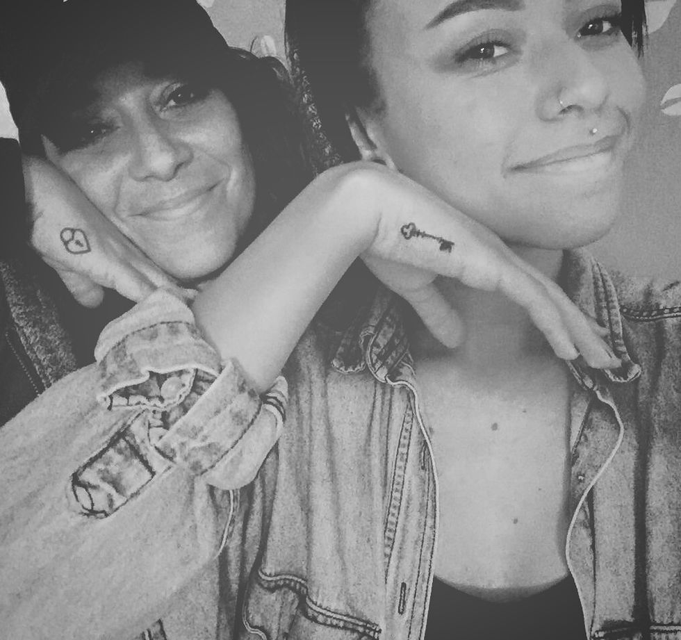 Tatuagens de mãe e filha