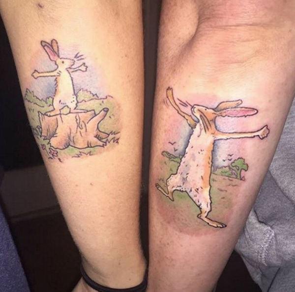 Tatuagens de mãe e filha