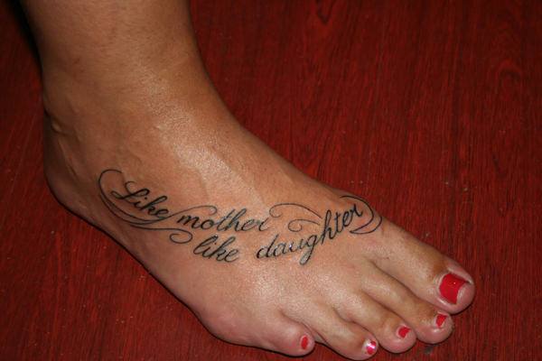 Tatuagens de mãe e filha