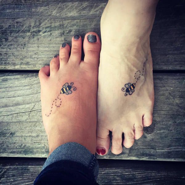 Tatuagens de mãe e filha