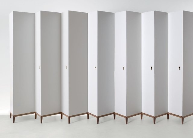 idei garderoba design alb 45 grade Ron Gilad molteni c