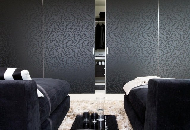 garderoba moderna usi glisante model floral negru quadra albed