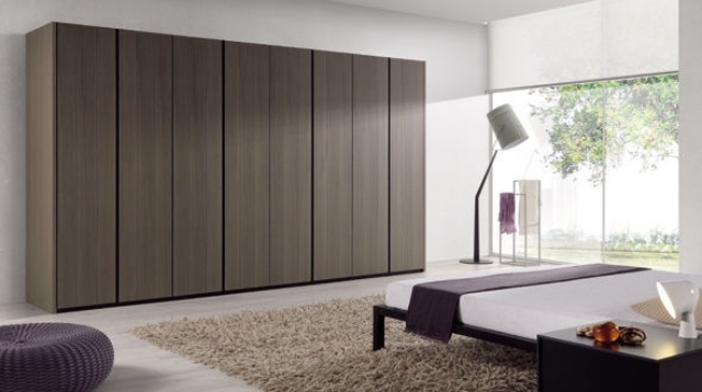 selecție garderobă din lemn de culoare închisă fără mânere față sistem midi