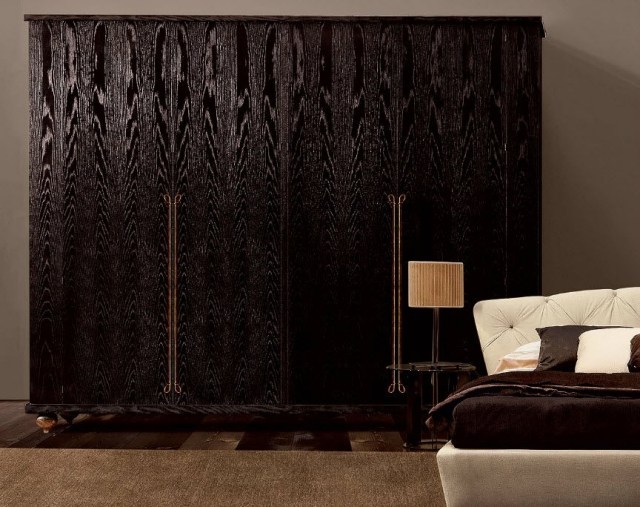 dulap clasic din lemn de culoare închisă mânere din fier MARRAKECH ego