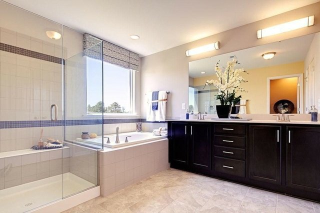 Cabină de duș pentru cadă dulapuri cu bază întunecată din lemn