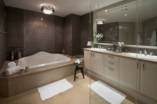 Mobilier din lemn mozaic perete oglindă din gresie