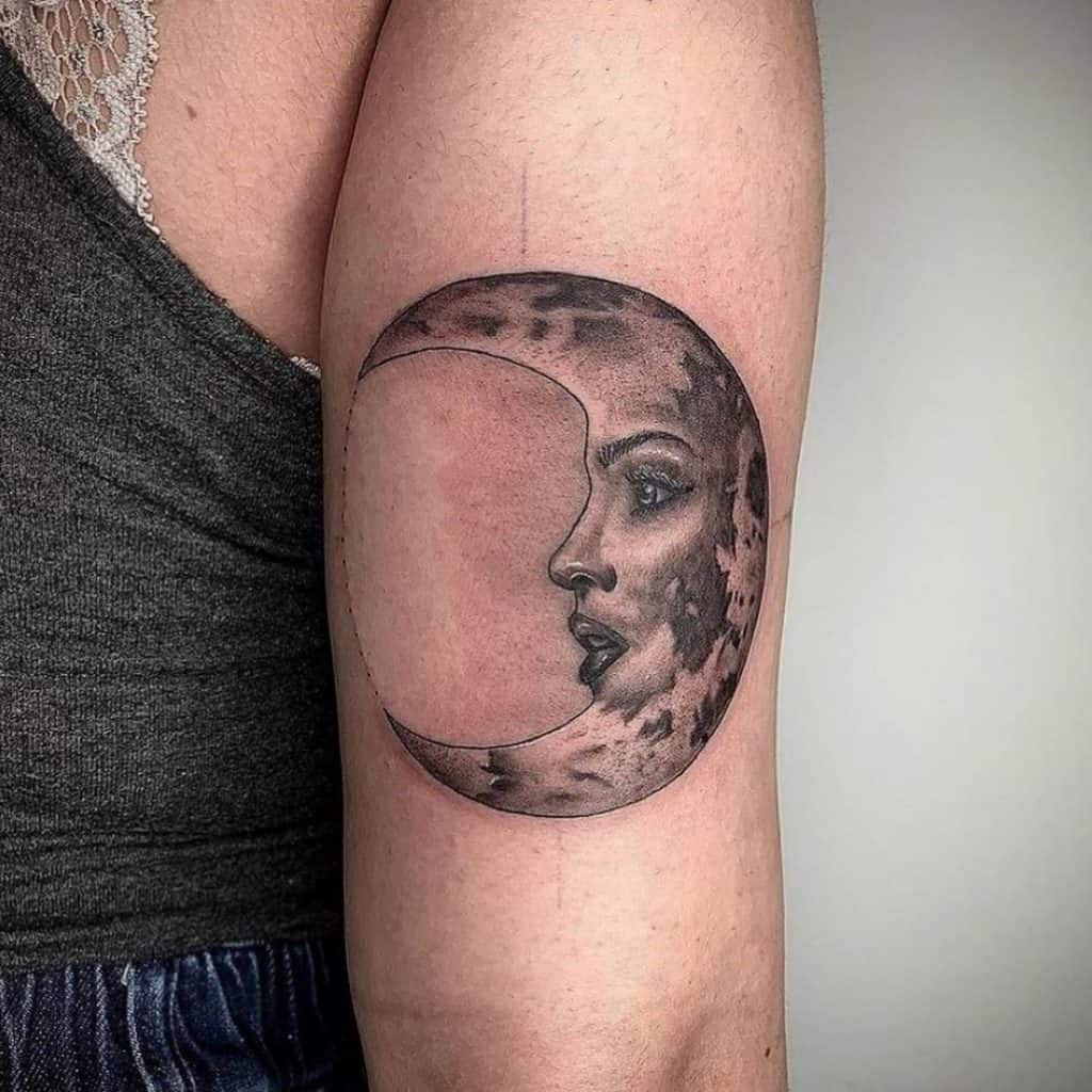 Archer Avenue tatuiruotė