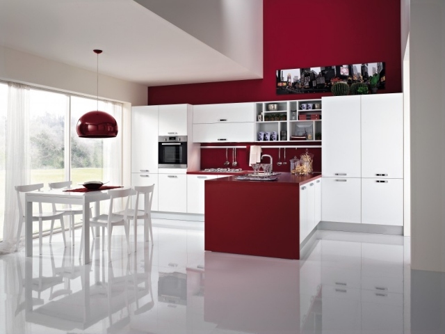 roșu carmin evidențiază blocul de bucătărie design alb colombini-casa
