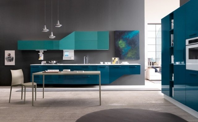 idei de design-colombini casa-albastru bucatarie decoratiuni perete imagini lumini suspendate abstracte