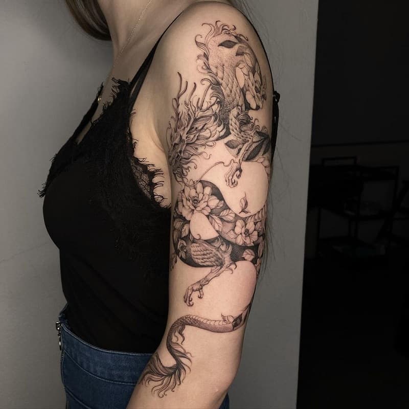 Elegantna tetovaža zmaja