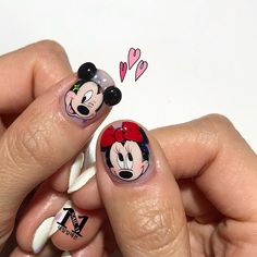 ミッキーマウスのネイルアート