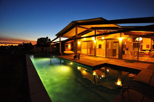 Reședință modernă-San-Diego-piscină-în aer liber-design-artistic-iluminat