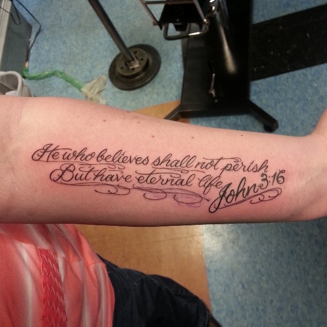 Svetopisemski verz tetovaža