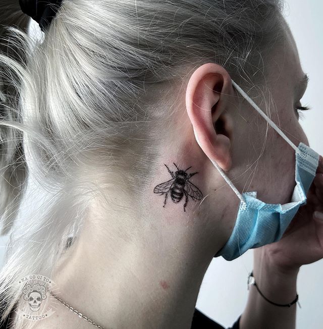 Tetovaže medene čebele