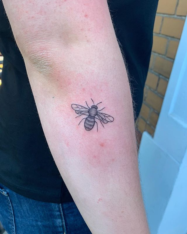 Tetovaže medene čebele