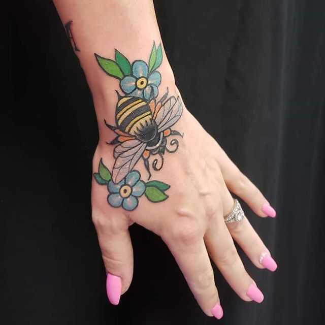 Tetovaže medene čebele