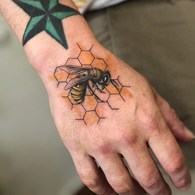 Tetovaže medene čebele