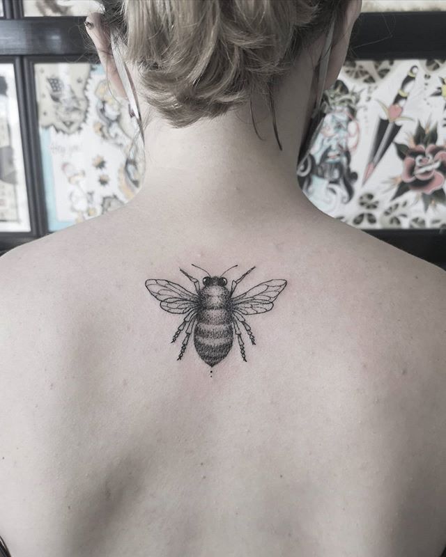 Tetovaže medene čebele