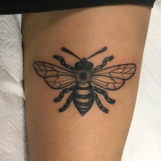 Tetovaže medene čebele