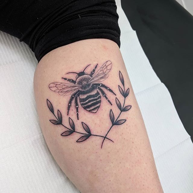 Tetovaže medene čebele