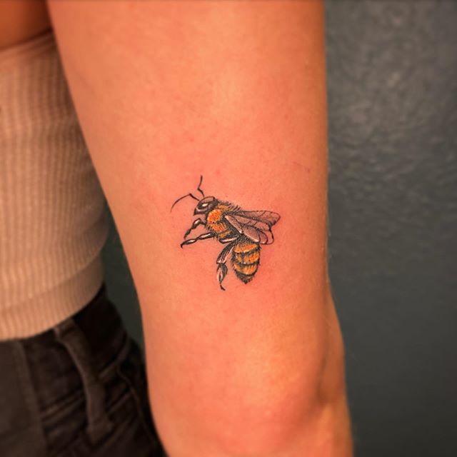 Tetovaže medene čebele
