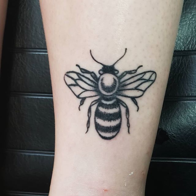 Tetovaže medene čebele