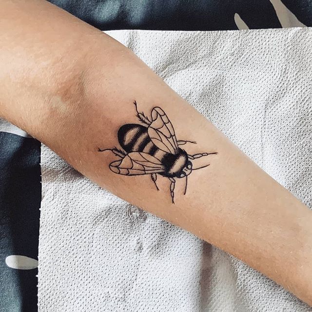 Tetovaže medene čebele