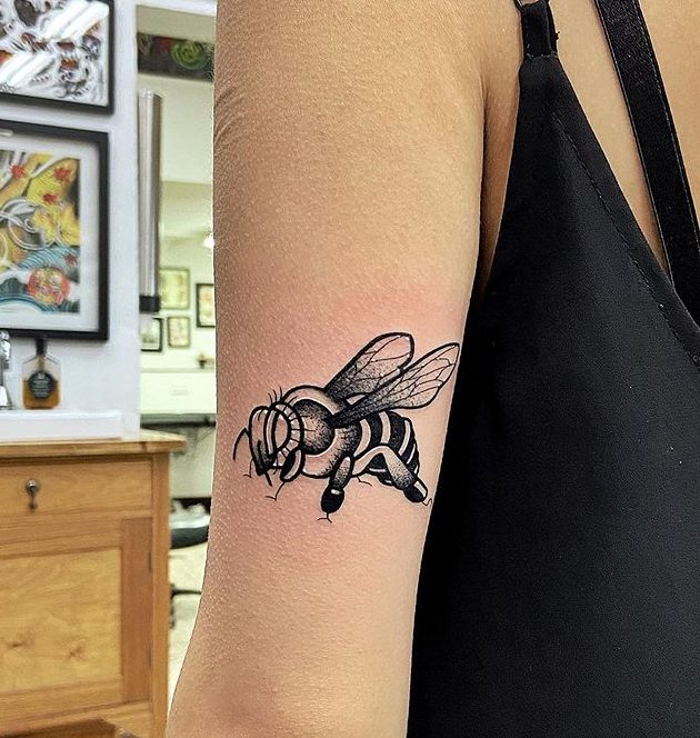 Tetovaže medene čebele