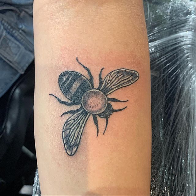 Tetovaže medene čebele