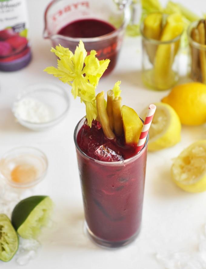 Bloody Mary nealcoolică cu suc de sfeclă roșie cocktail mary sângeros nealcoolic cu suc de sfeclă roșie