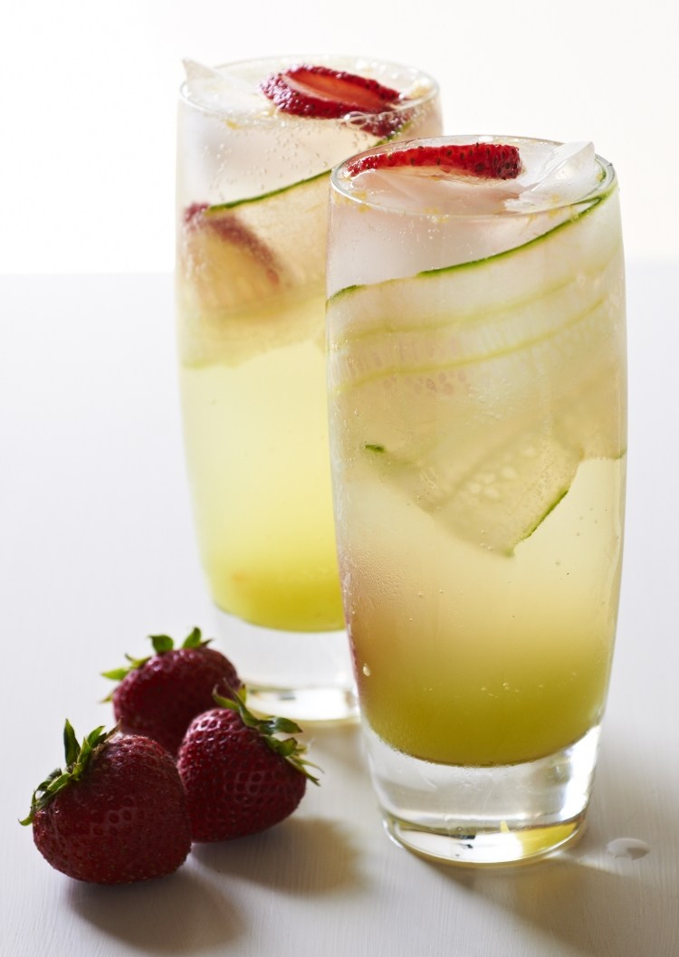 Rețetă de băutură cu căpșuni și castraveți apă de sodă capsuni-castravete-cocktail-non-alcoolice-de vara