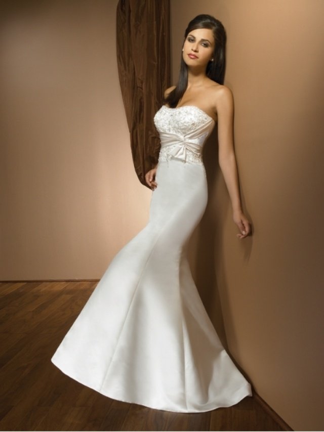 Fustă elegantă din satin și bustier cu decorațiuni de fundă bretele-satin-los-sea-virgin-rochie-idee