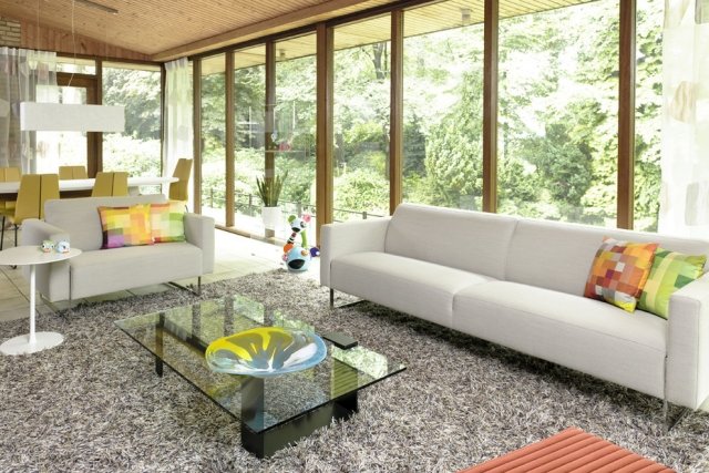 covoare pufoase mobilier masă de cafea din sticlă modernă mobilier alb covoare pufoase shaggy mobilier modern sticlă masă de cafea mobilier alb