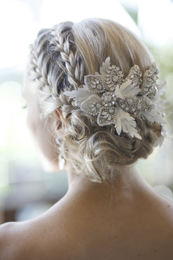 coafura-chic-nunta-coc-cu-pin-inalt