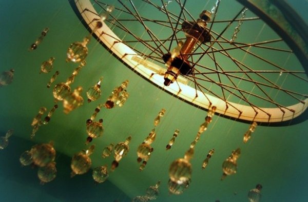 Idei de reciclare piese biciclete candelabru matur