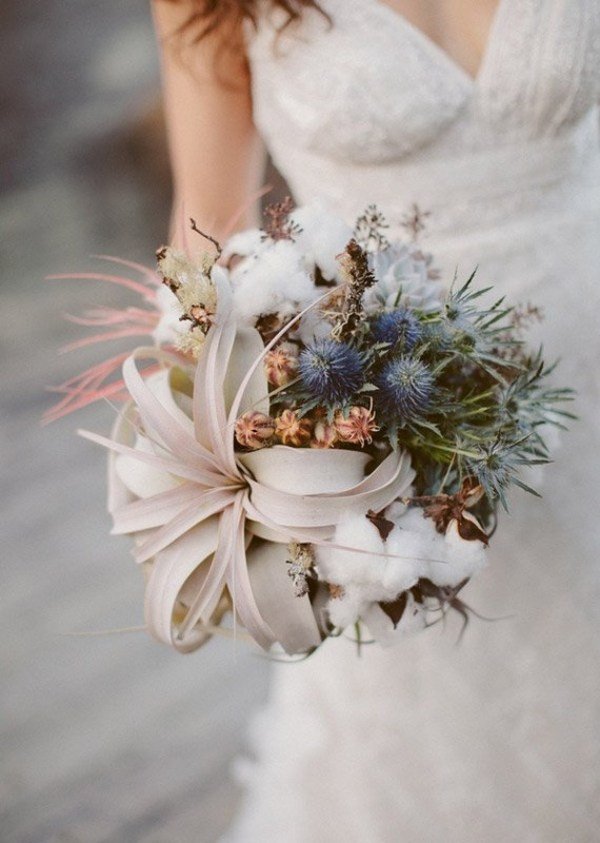 Un buchet de designer cu culori reci nunta-flori-buchet-mireasa-idee-iarna