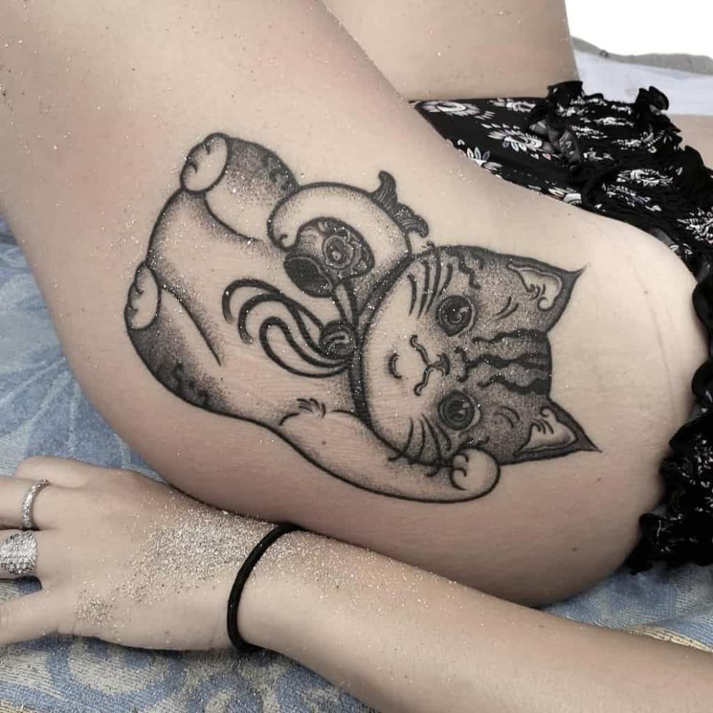 Kitty inspirirana hipi tetovaža