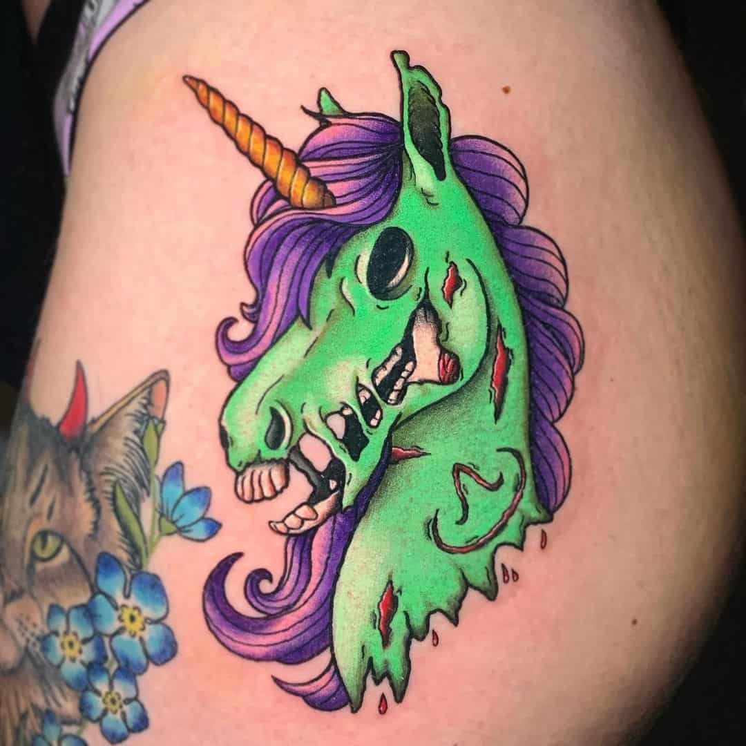 Tatouage de licorne acide vert vif