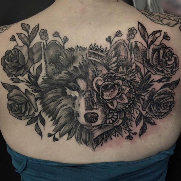 Tatouage Loup Haut du dos