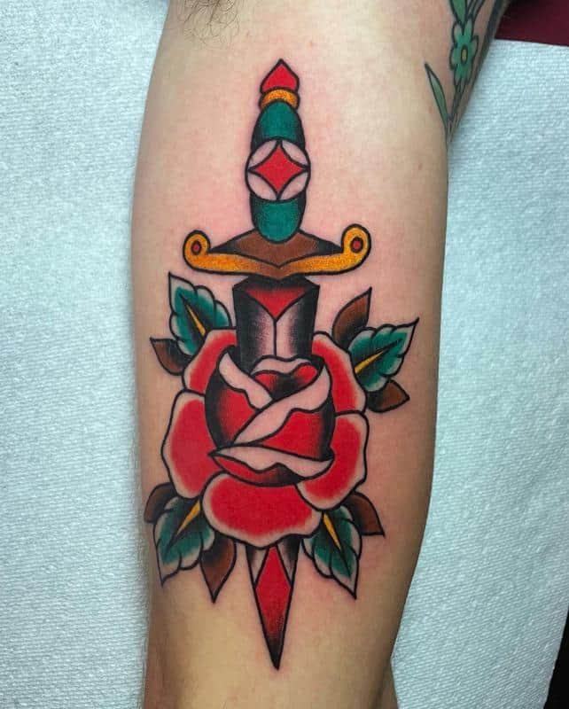 Rosa e Adaga Tradicional 3