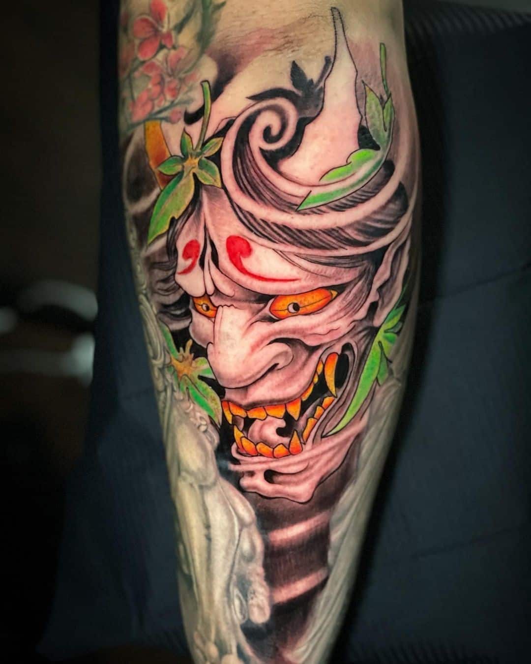 Masque Oni effrayant tatouage japonais