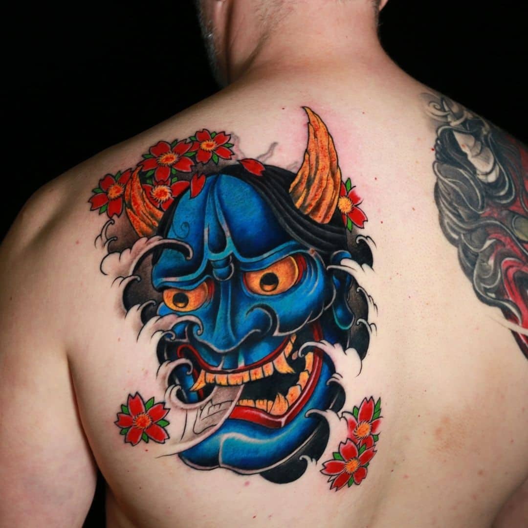 Tatouage de masque japonais Oni sur le dos