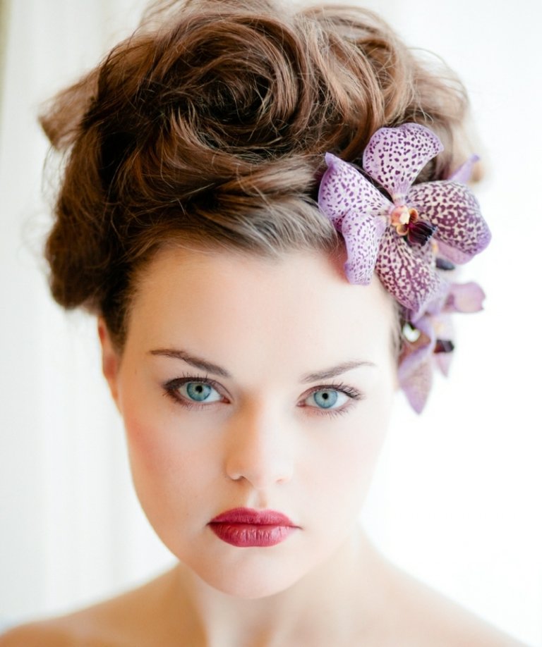 coafuri de mireasa cu orhidee violet updo nunta
