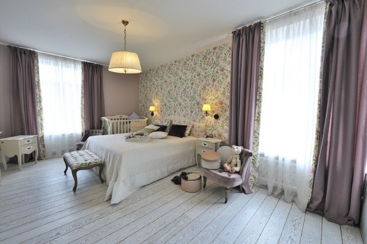 Dormitor în stil rustic - nuanțe de mov și modele florale perete design-dormitor-trandafir-culoare-perete-mov-perdele-tapet-model-de-flori-stil-rustic-romantic